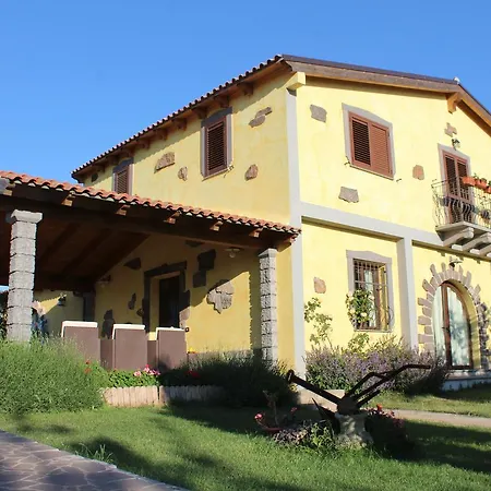 Il Cardoncello Hotel *